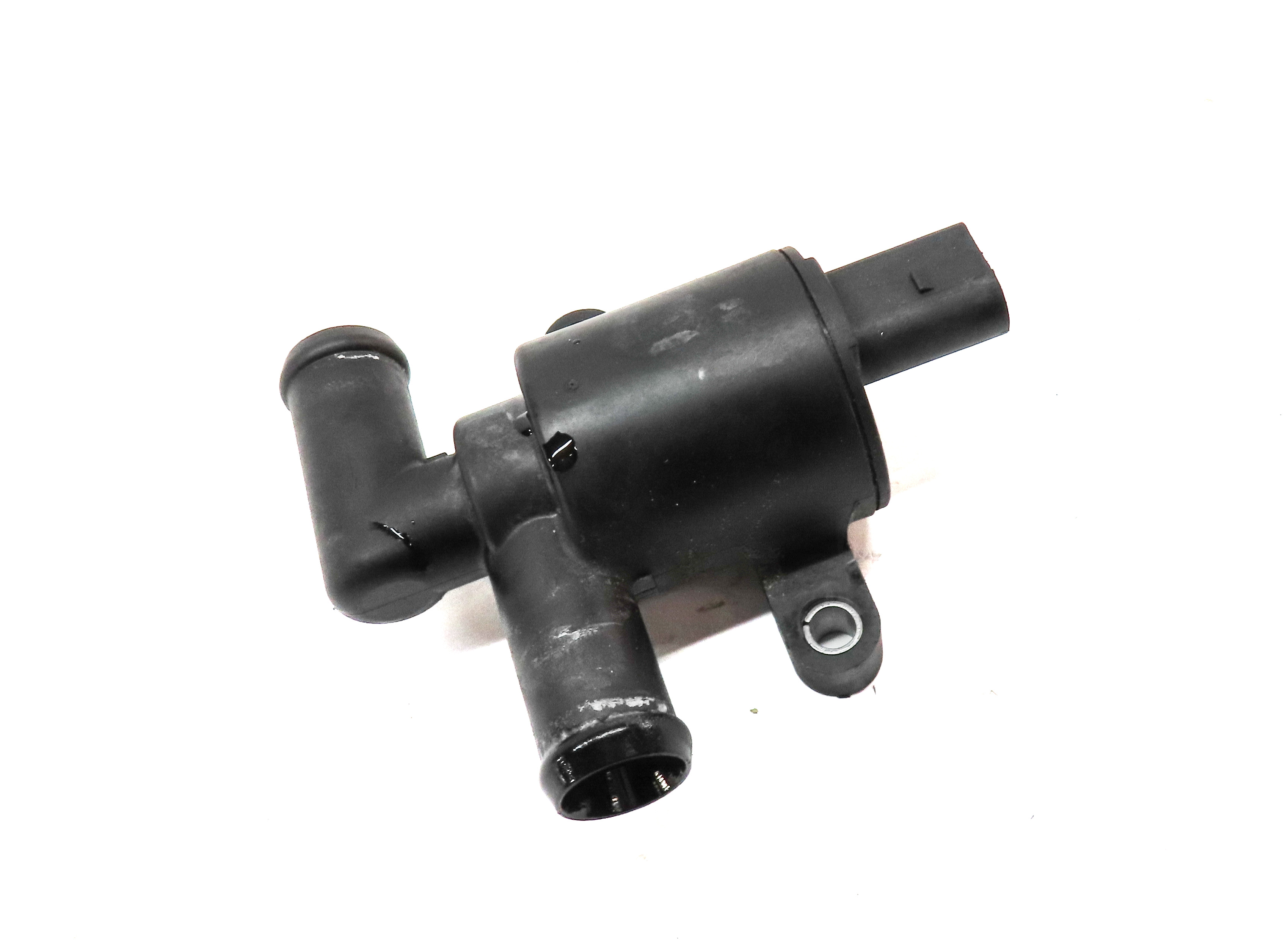 2017 AUDI A6 (C7 4G) 3.0L SUPER (CREC) ENGINE HEATER CONTROL SOLENOID VALVE — exact item pictured